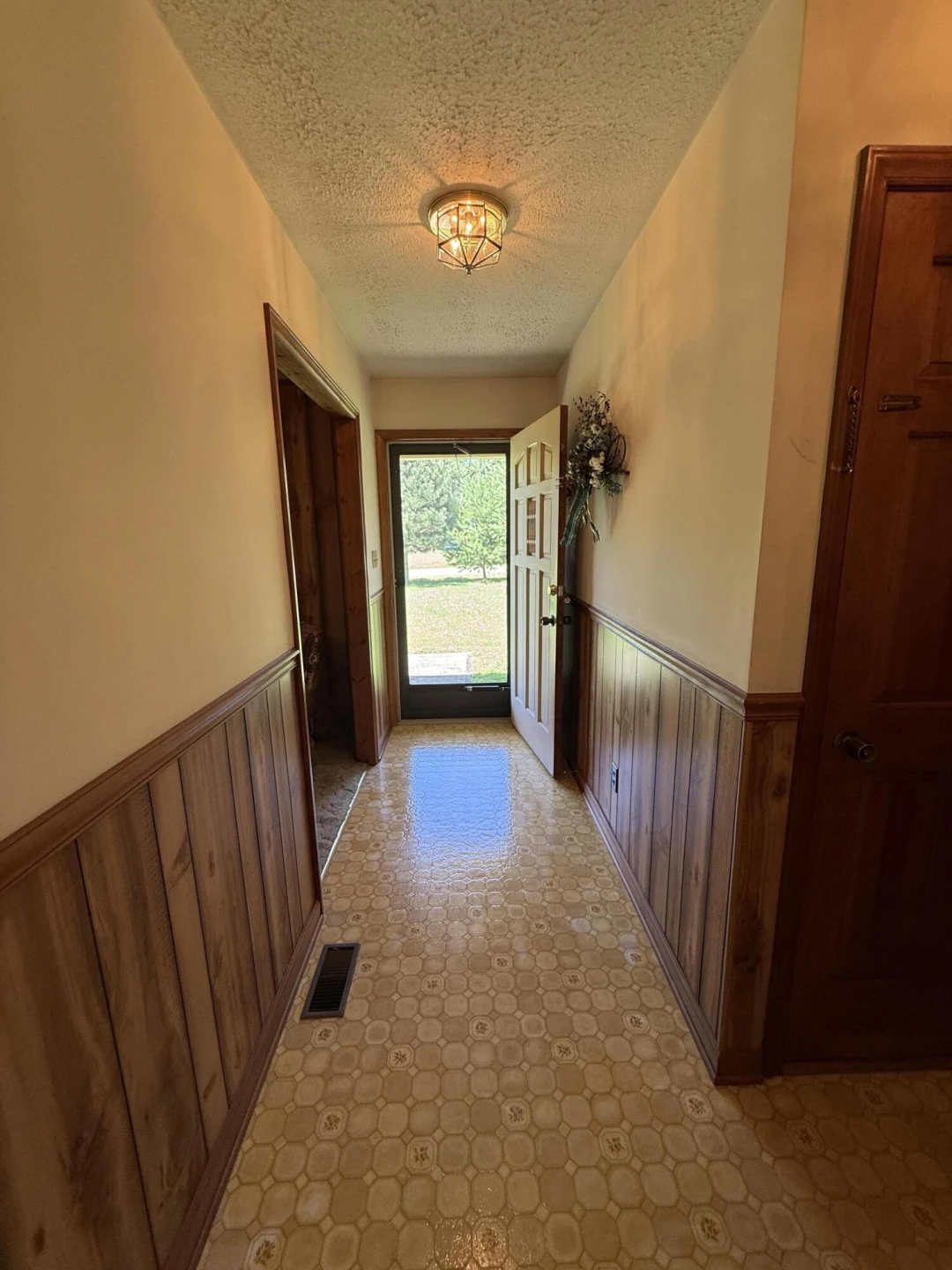 1716 Holly Tree RD - Photo 5