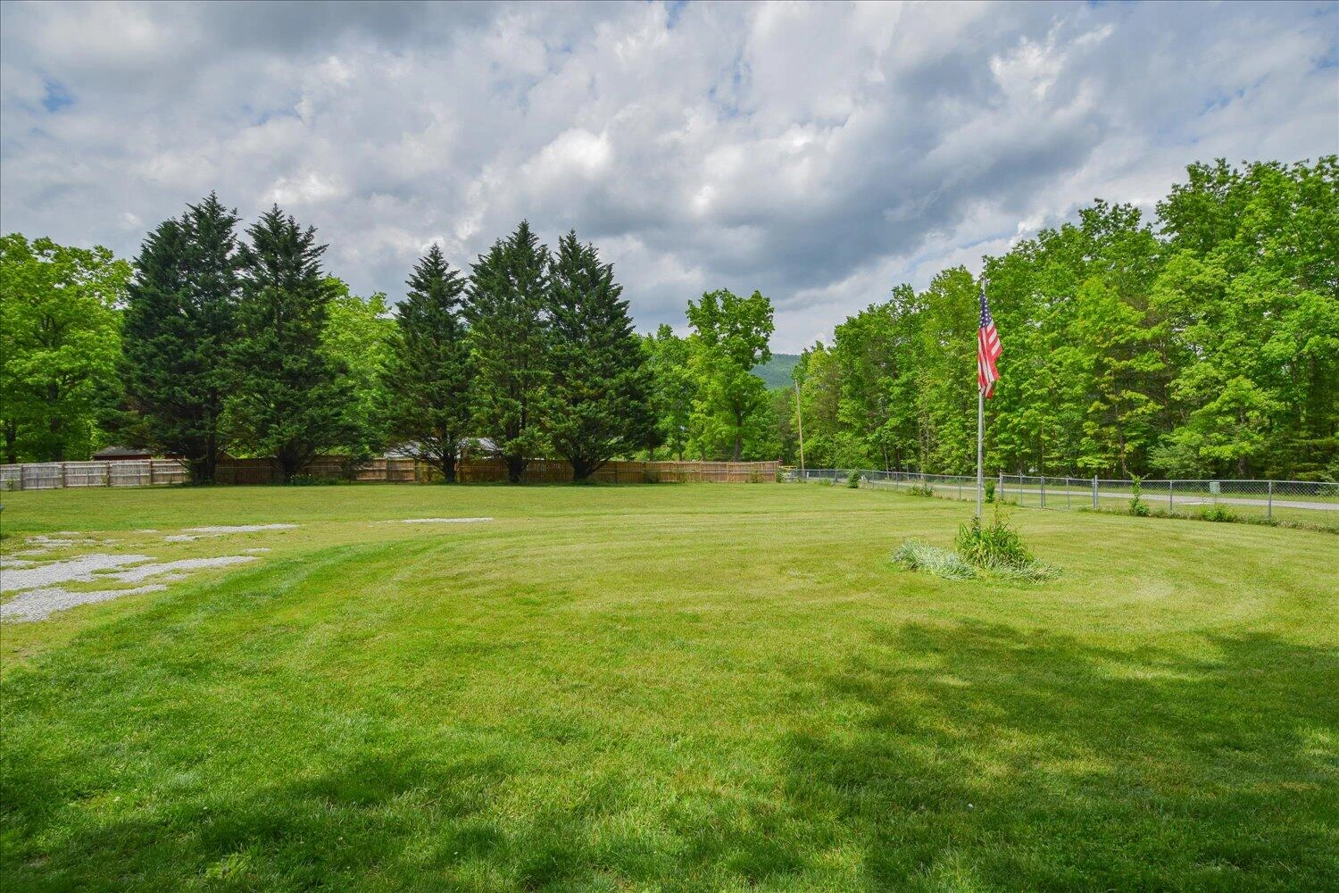 8801 Williby RD - Photo 9