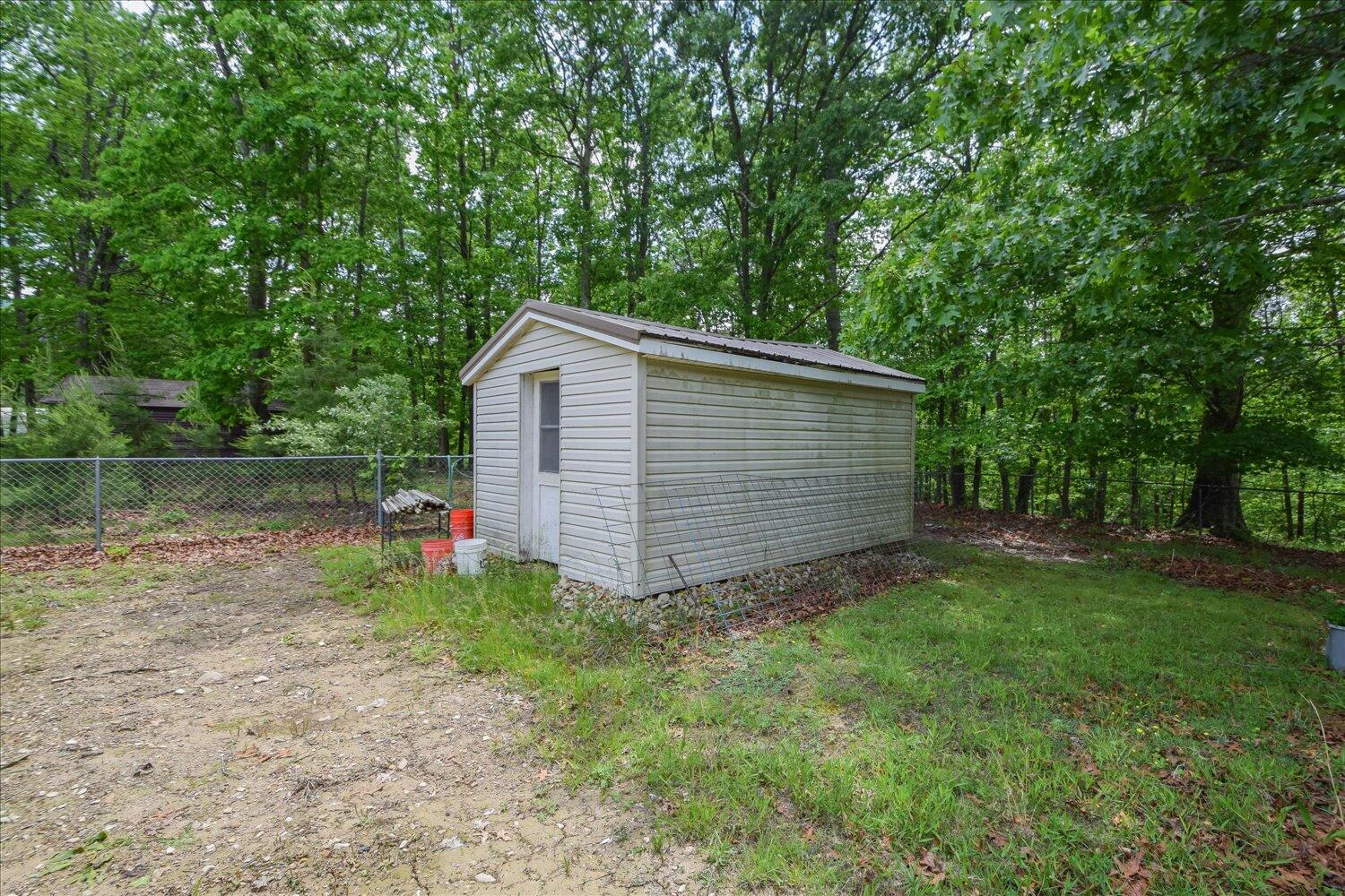 8801 Williby RD - Photo 11