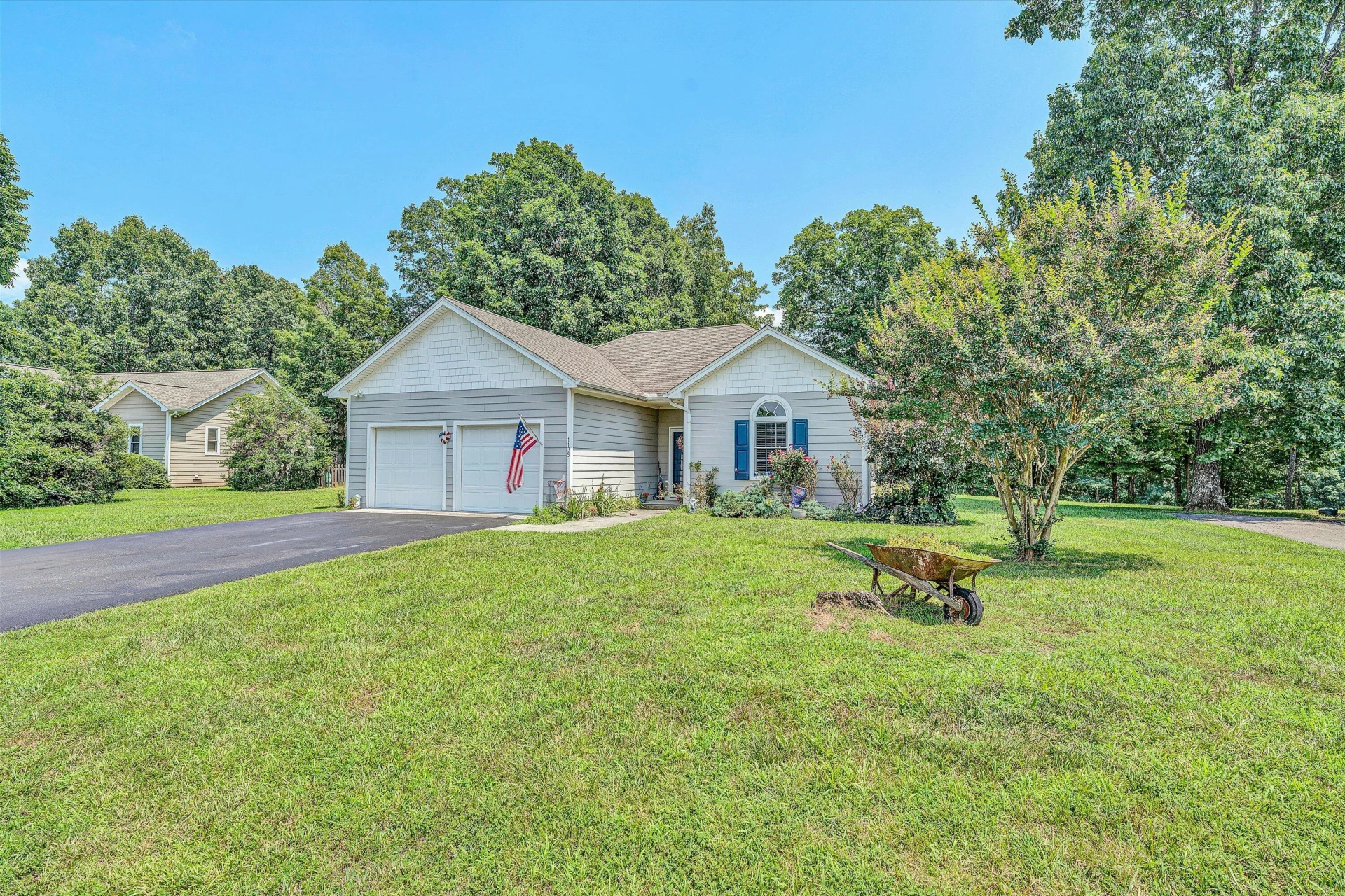 1135 Joffrey DR - Photo 26