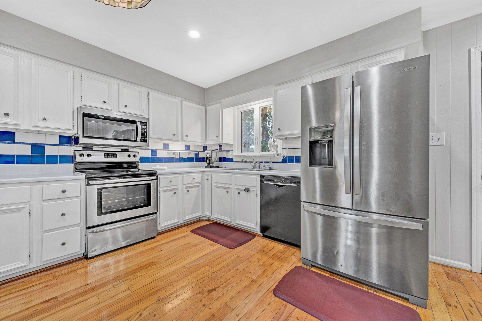 199 Stratford DR - Photo 13