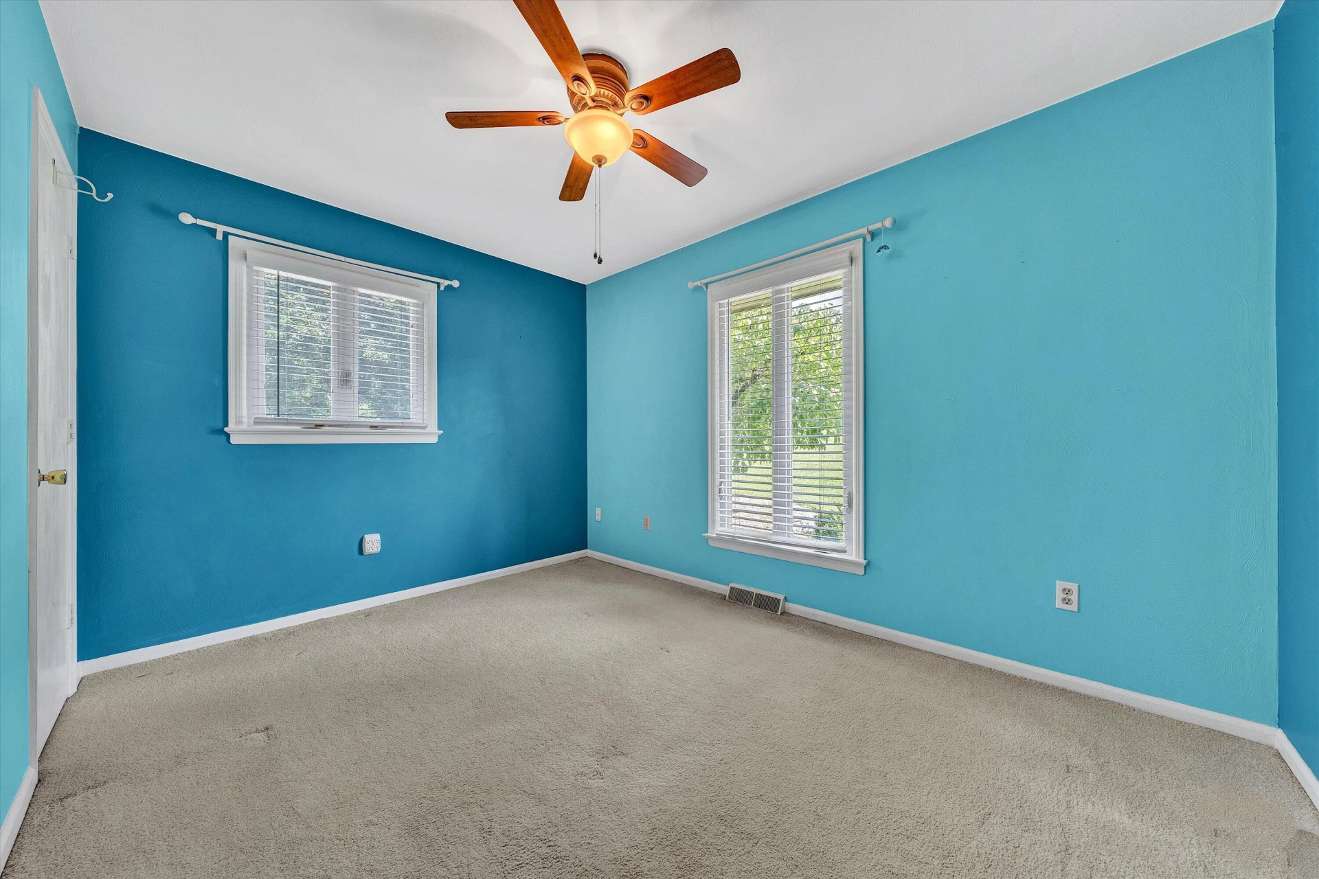 199 Stratford DR - Photo 22