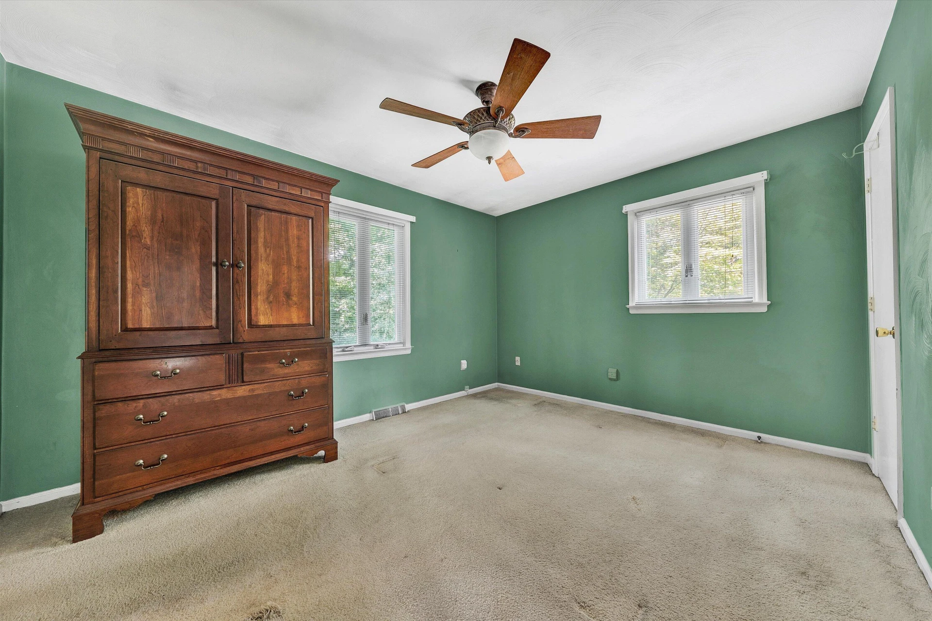 199 Stratford DR - Photo 24