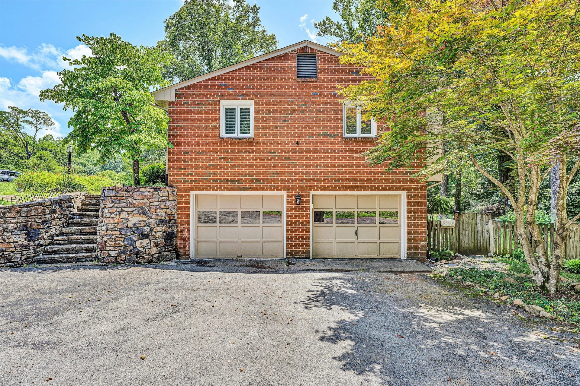 199 Stratford DR - Photo 5