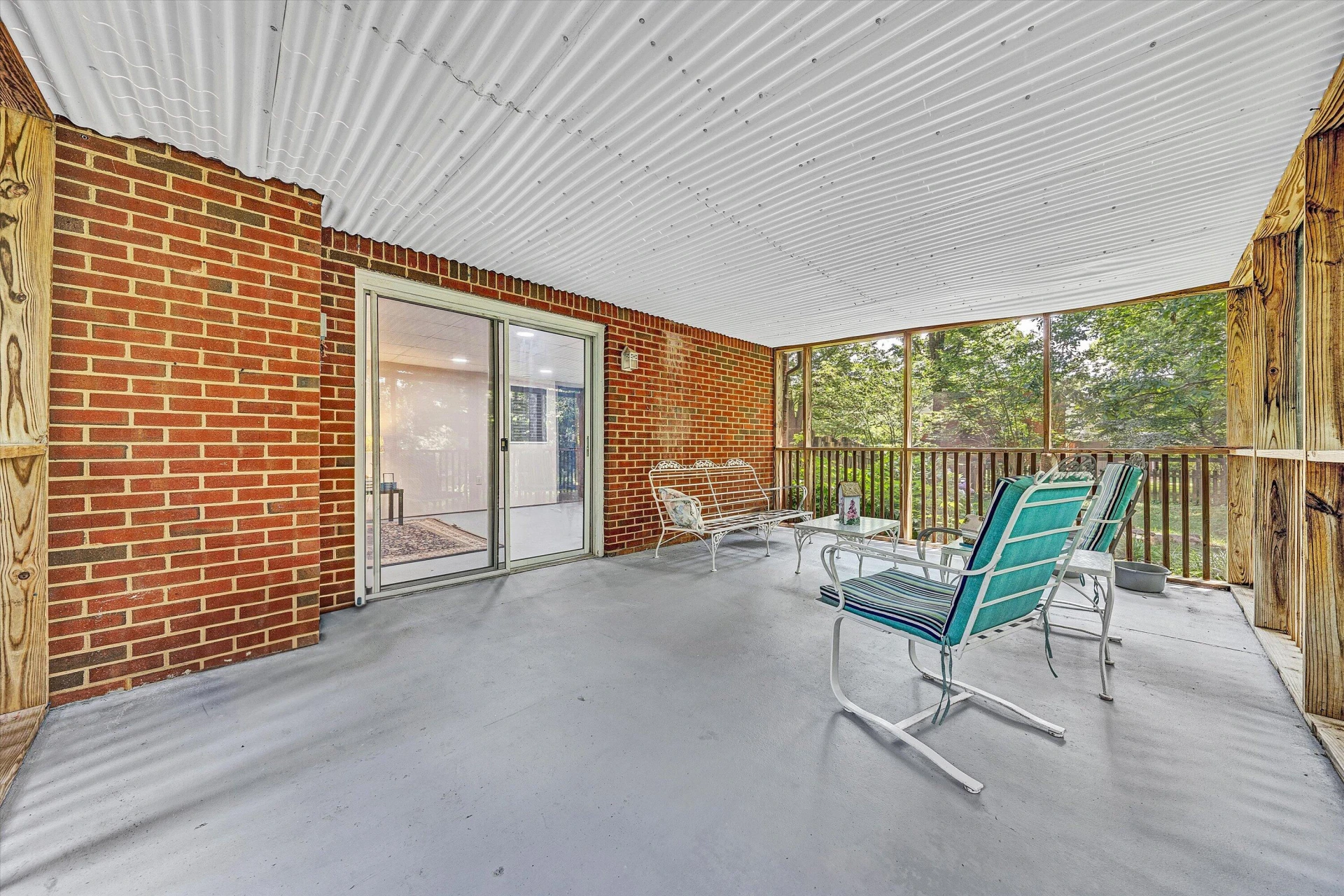 199 Stratford DR - Photo 33