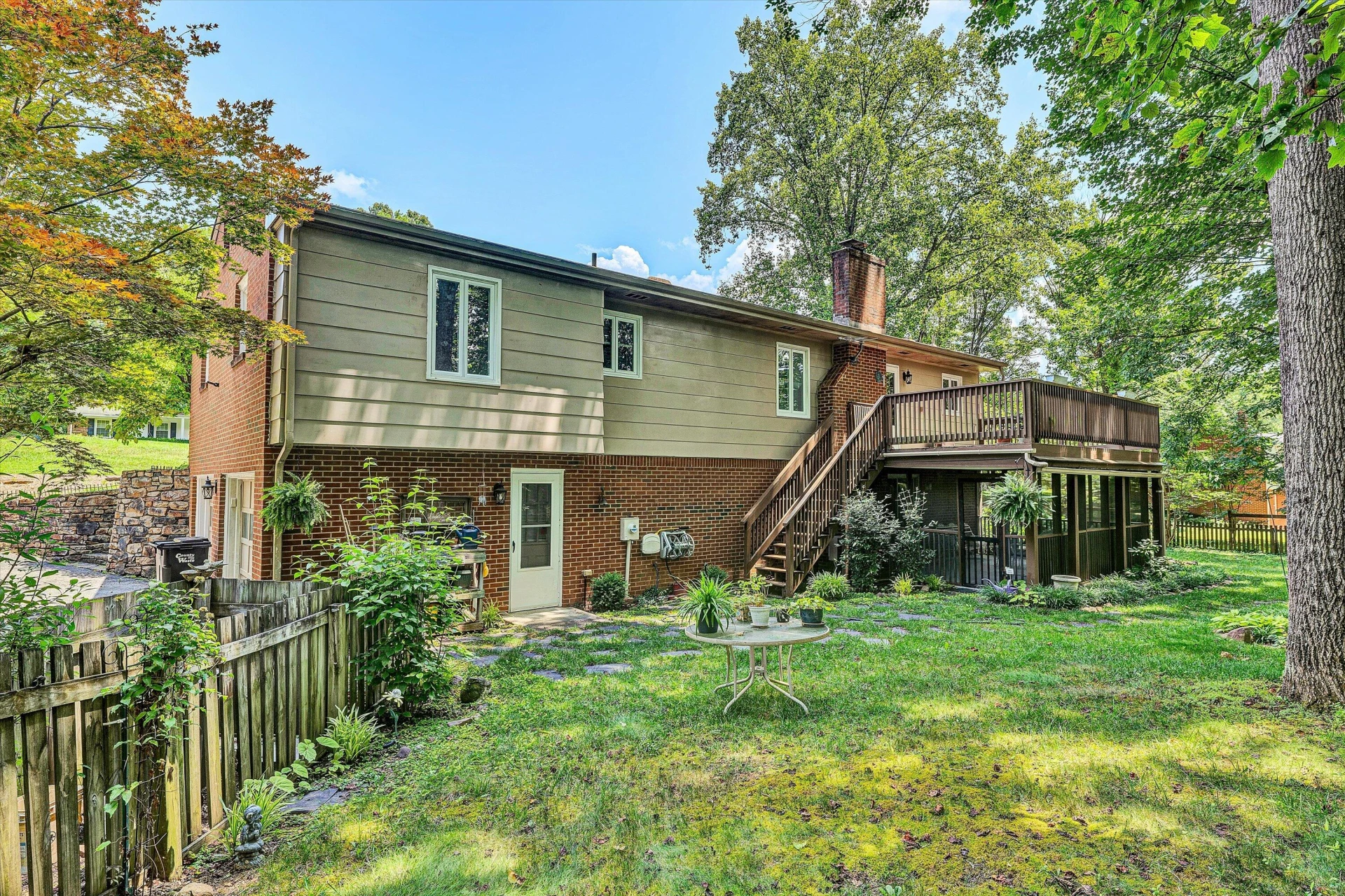 199 Stratford DR - Photo 41