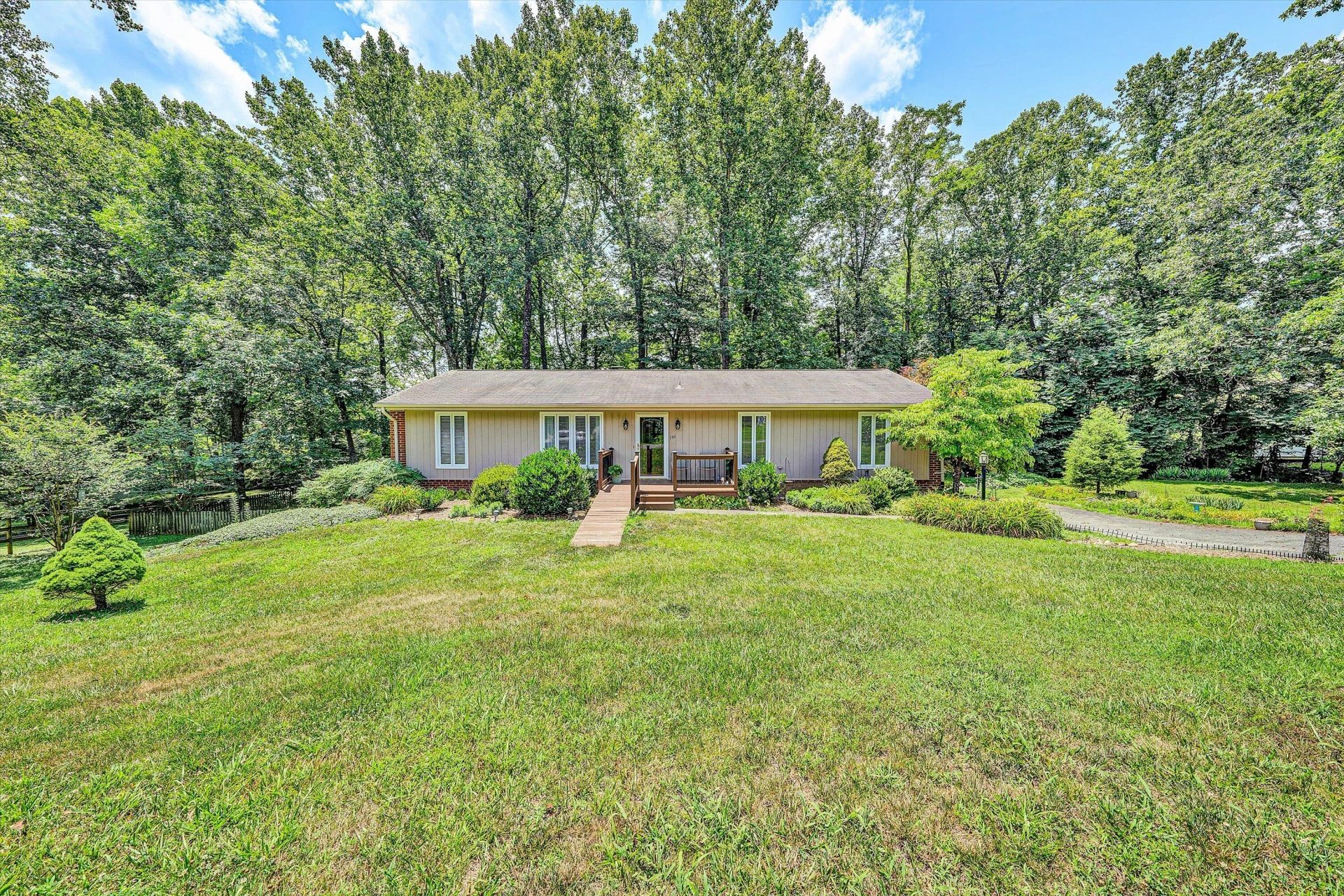 199 Stratford DR - Photo 47