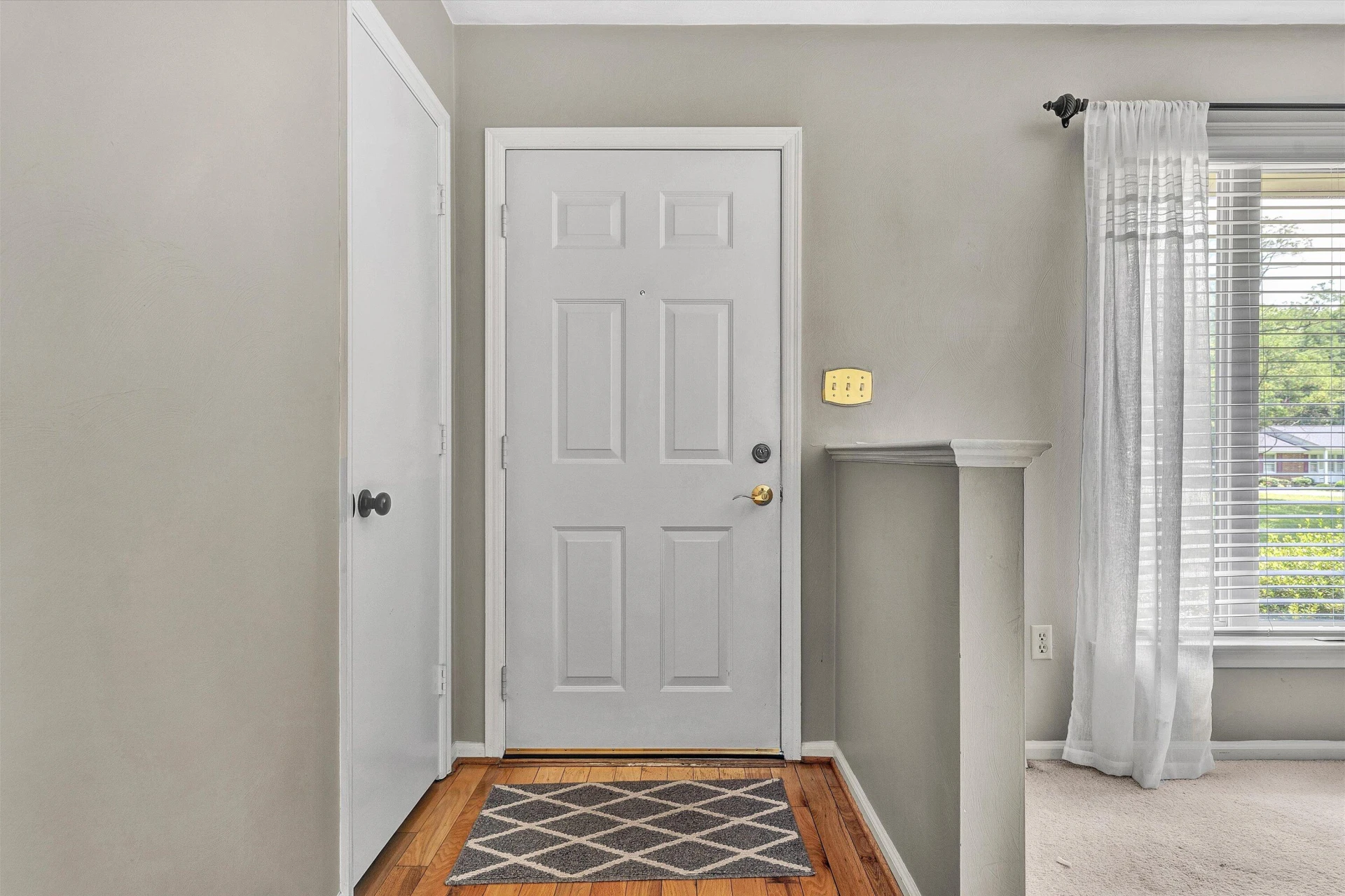 199 Stratford DR - Photo 8