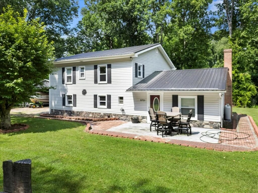 6701 Owens RD