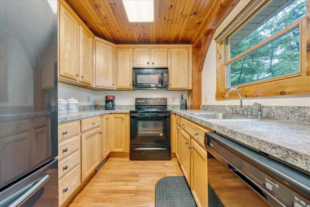 200 Camelot DR - Photo 11