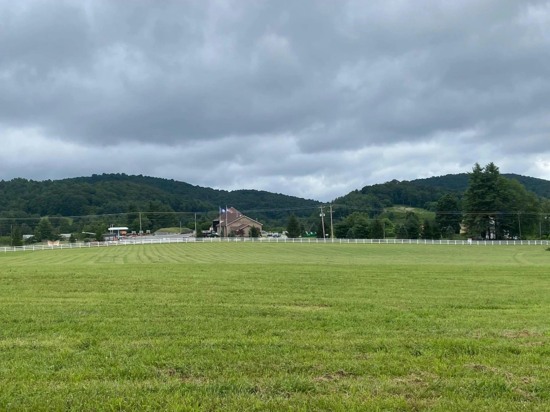 9727 Bent Mountain RD - Photo 3