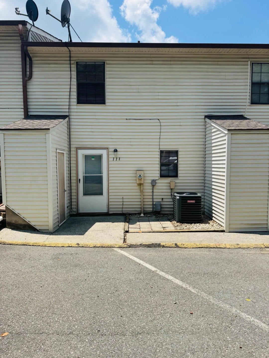111 Tinkerview DR - Photo 2