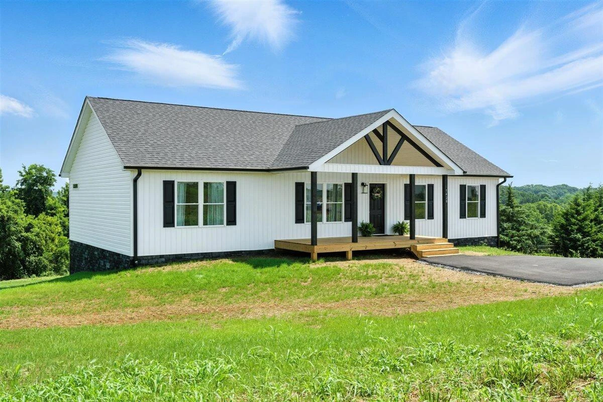 1420 Wells RD - Photo 3