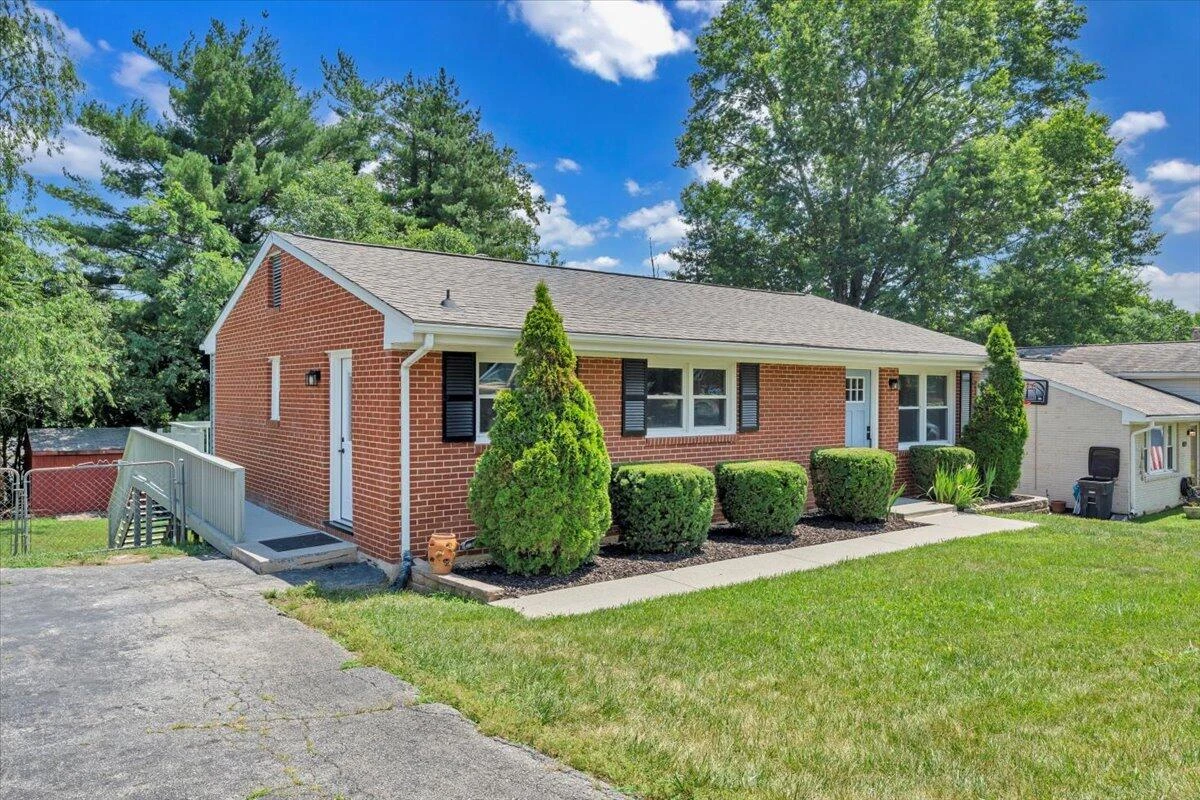 3036 Parham DR - Photo 33