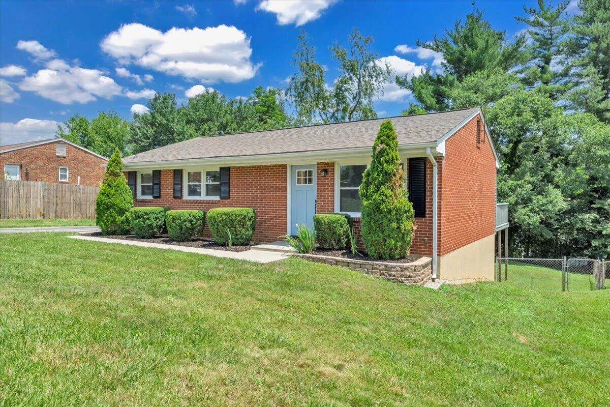 3036 Parham DR - Photo 34