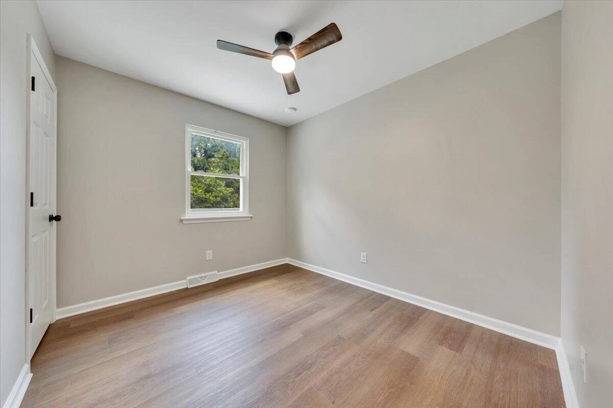 3036 Parham DR - Photo 12