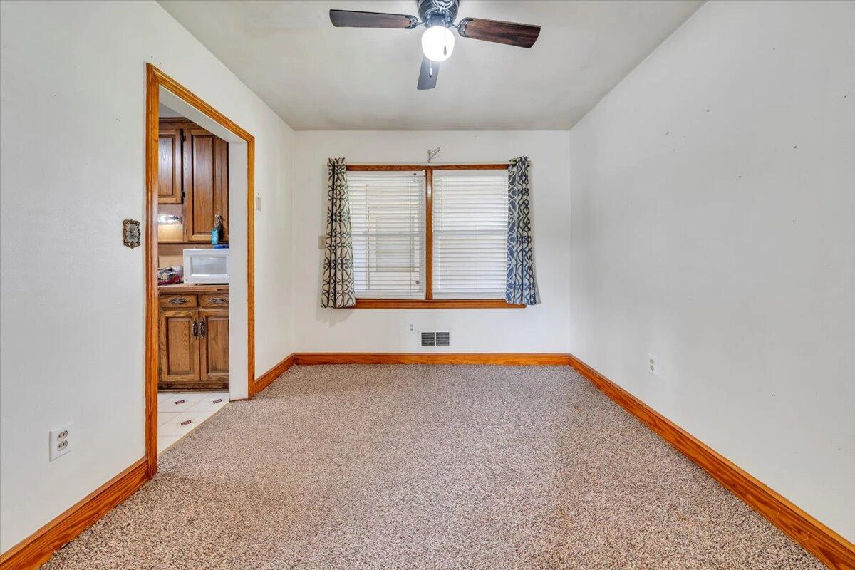 202 FRONTIER RD NE - Photo 10