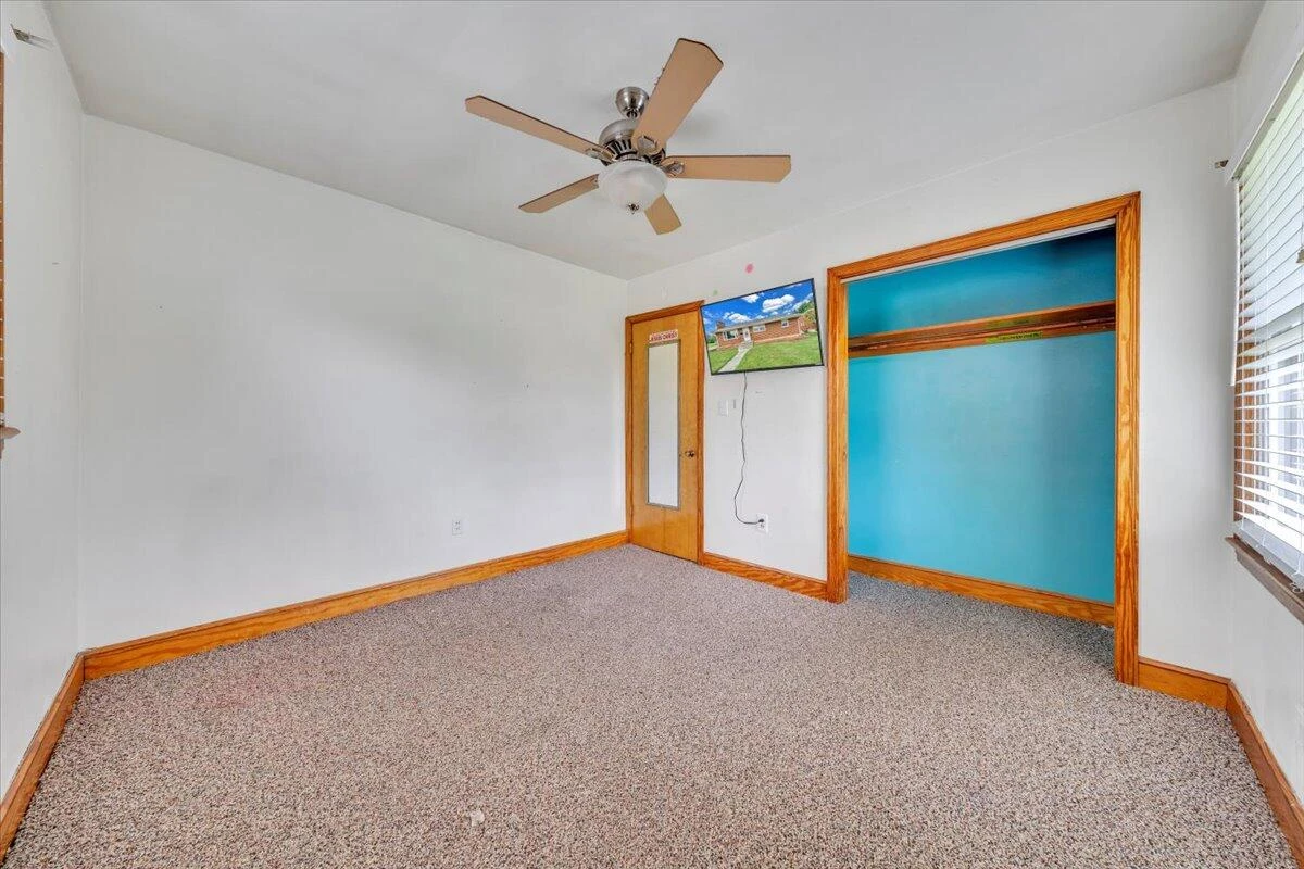 202 FRONTIER RD NE - Photo 15
