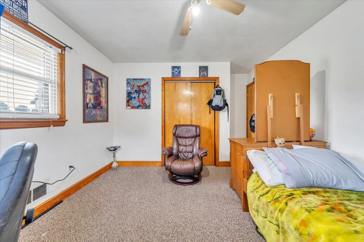 202 FRONTIER RD NE - Photo 17