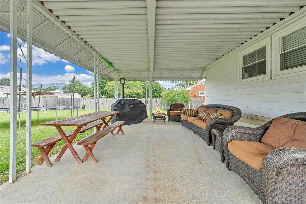 202 FRONTIER RD NE - Photo 23