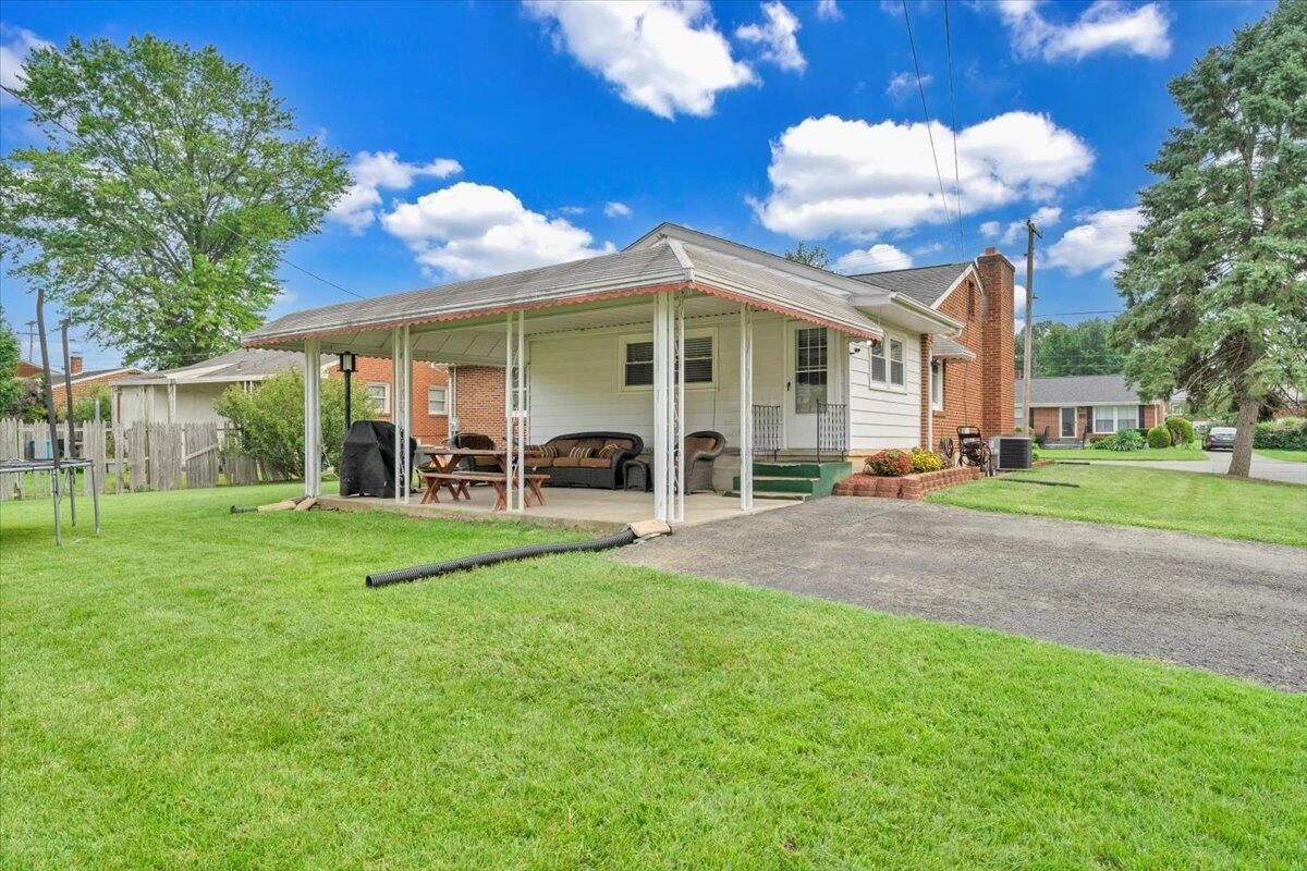 202 FRONTIER RD NE - Photo 24