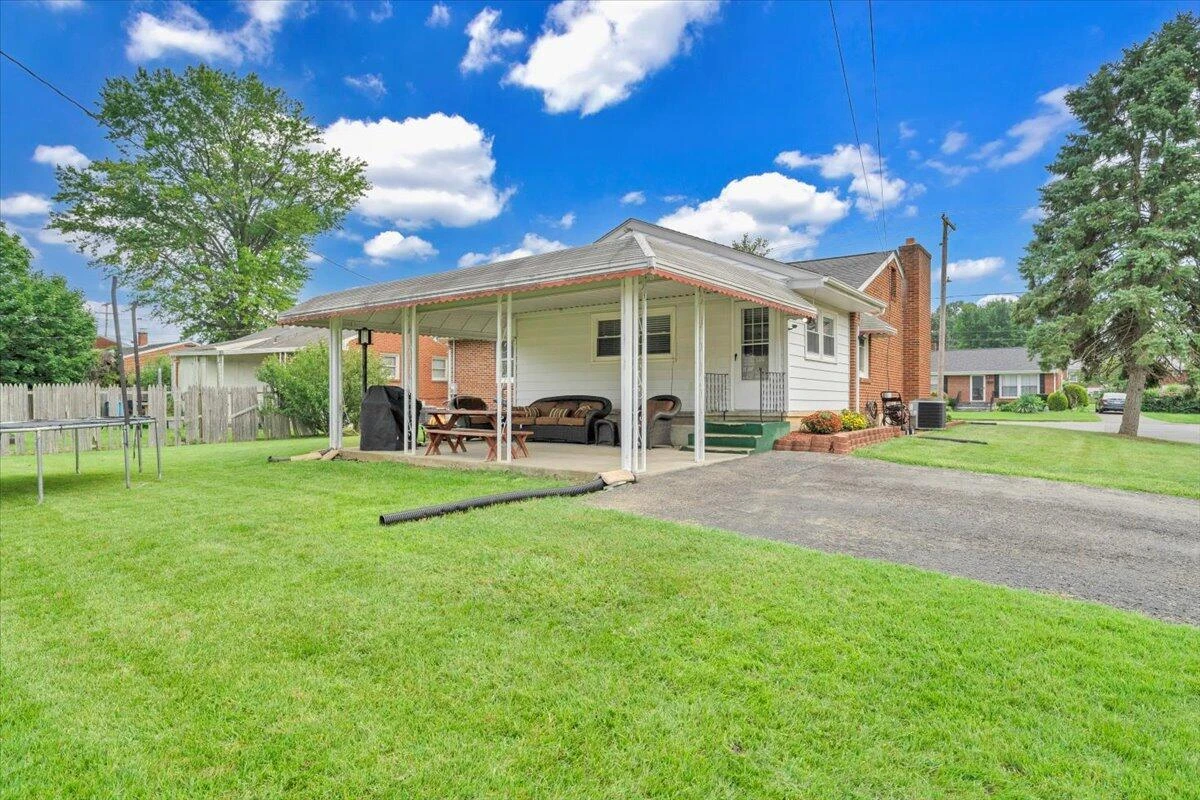 202 FRONTIER RD NE - Photo 27