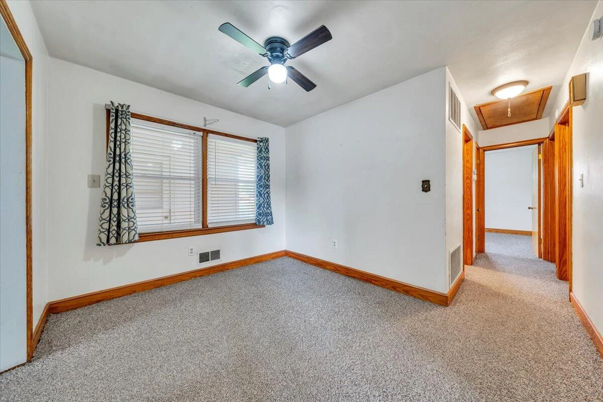 202 FRONTIER RD NE - Photo 9