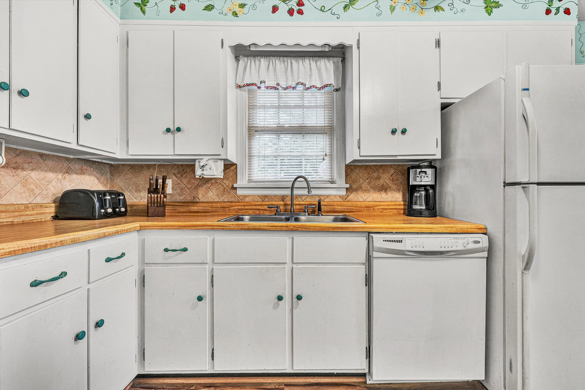 2401 Maiden LN SW - Photo 11