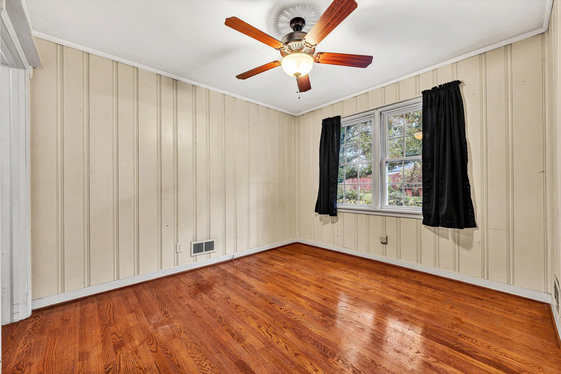 2401 Maiden LN SW - Photo 13