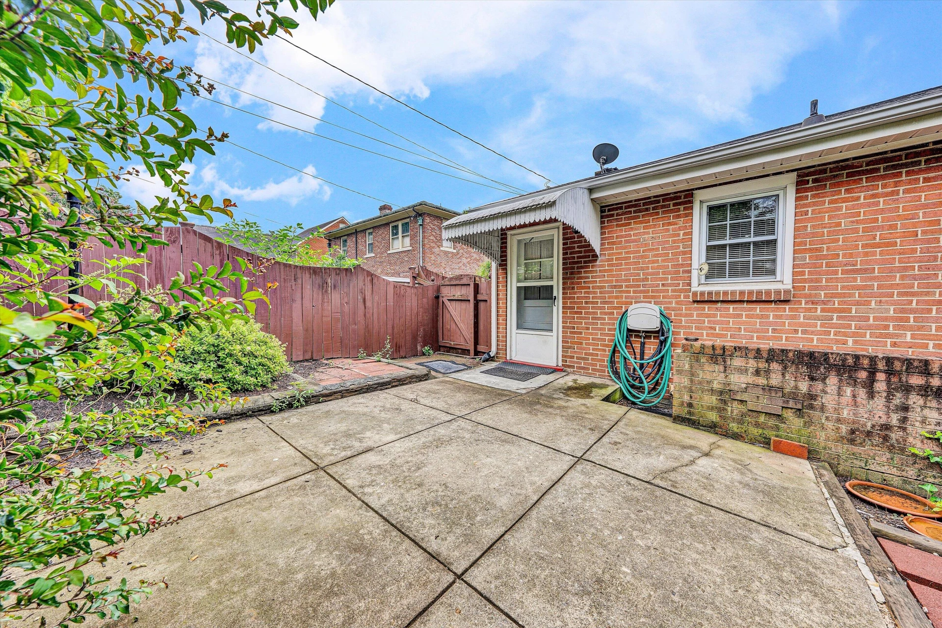 2401 Maiden LN SW - Photo 32