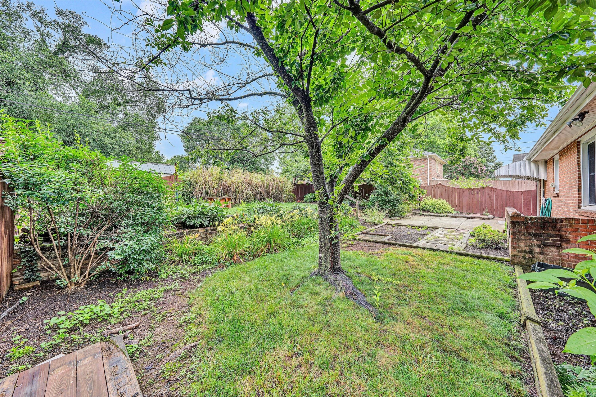 2401 Maiden LN SW - Photo 33