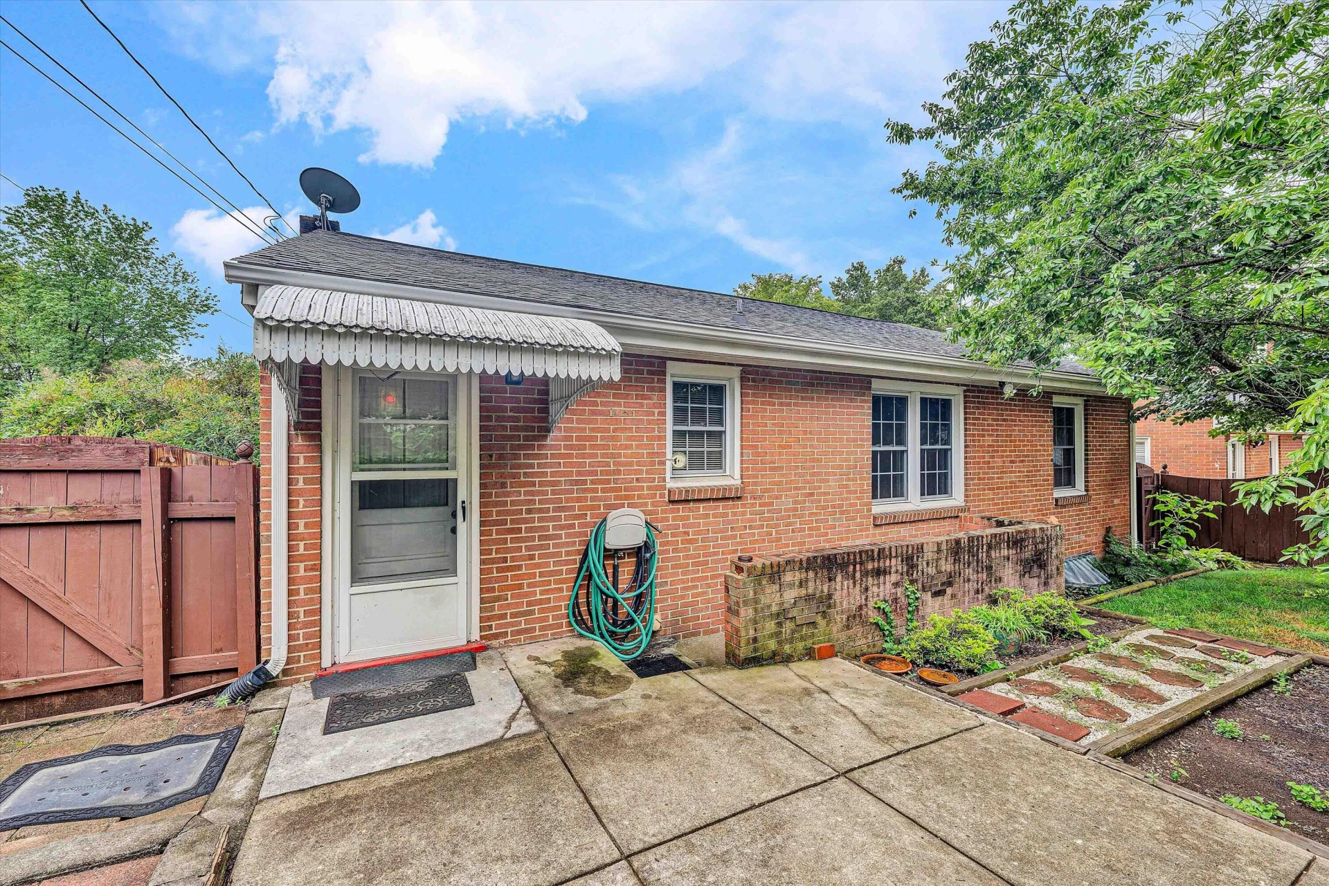 2401 Maiden LN SW - Photo 36