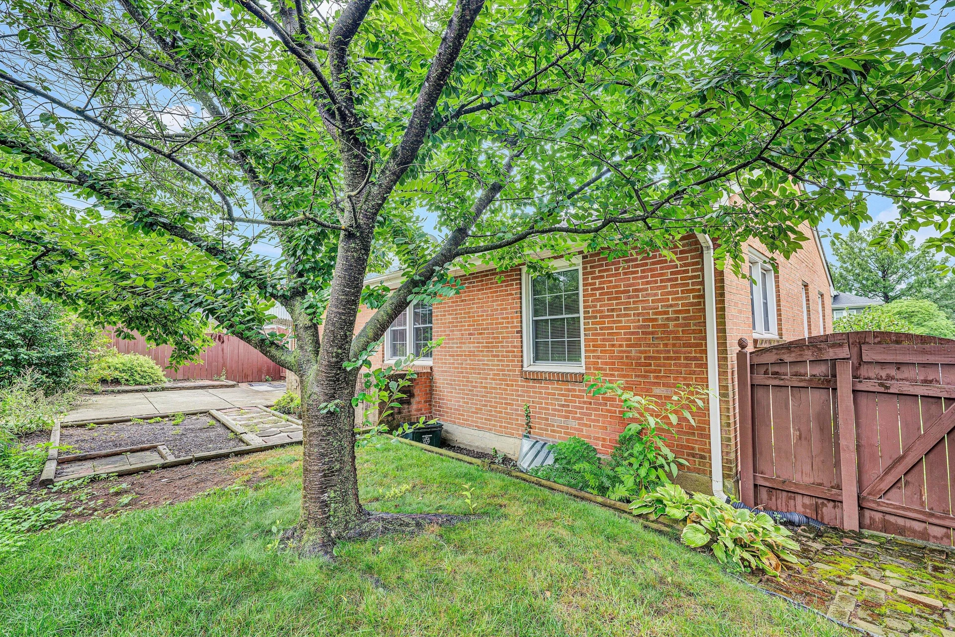 2401 Maiden LN SW - Photo 37