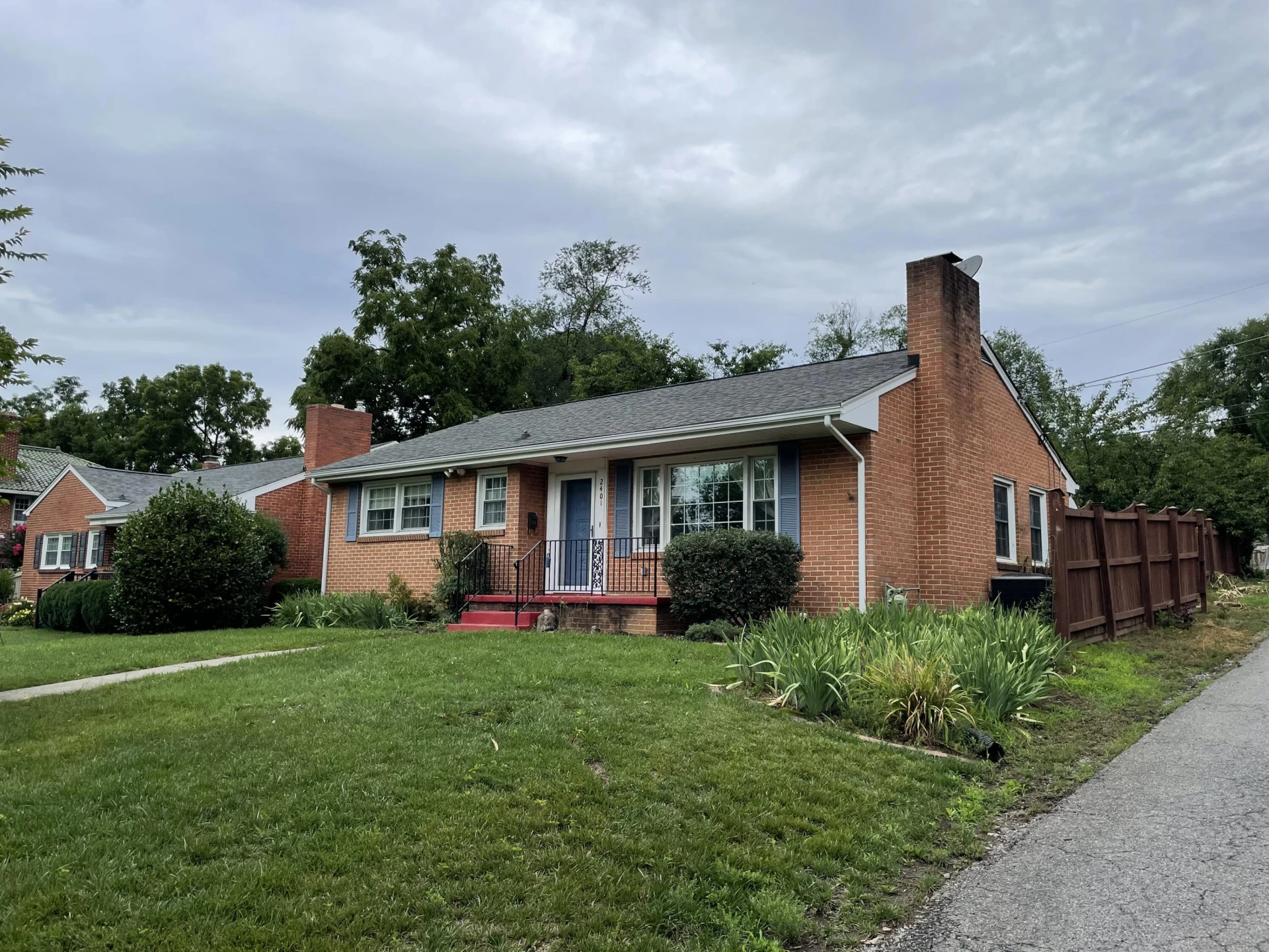 2401 Maiden LN SW - Photo 42