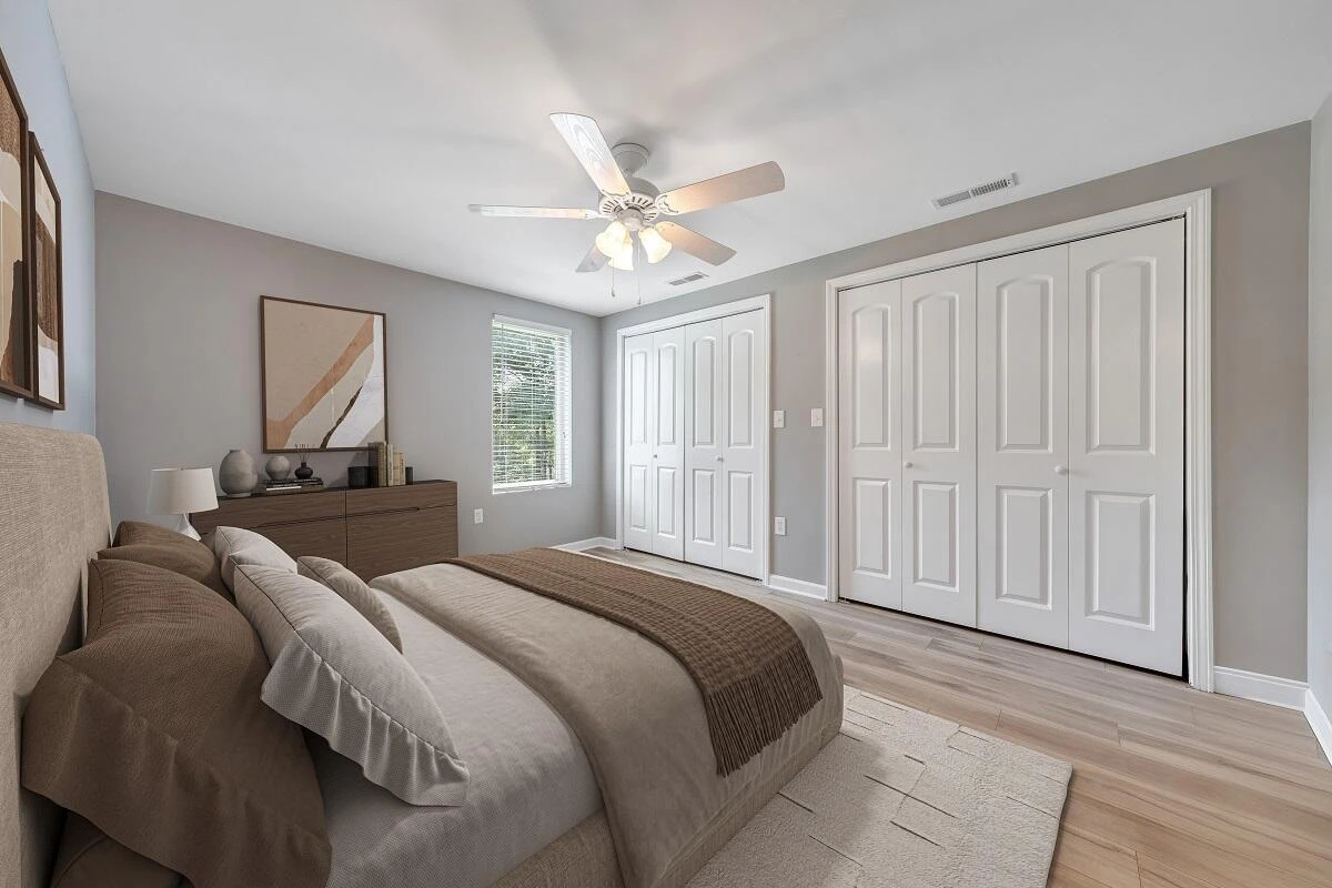 1076 Shorevue CIR - Photo 30