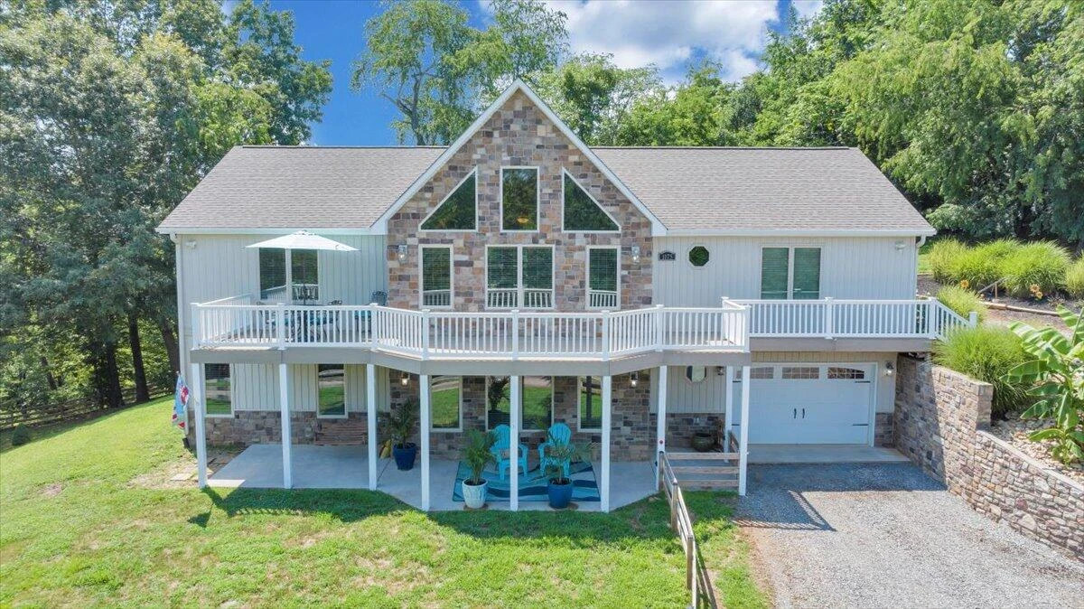1076 Shorevue CIR - Photo 54