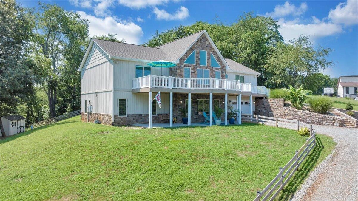 1076 Shorevue CIR - Photo 55