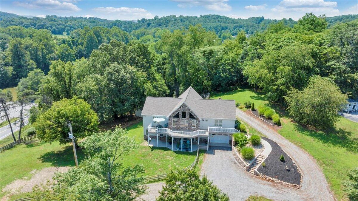 1076 Shorevue CIR - Photo 56