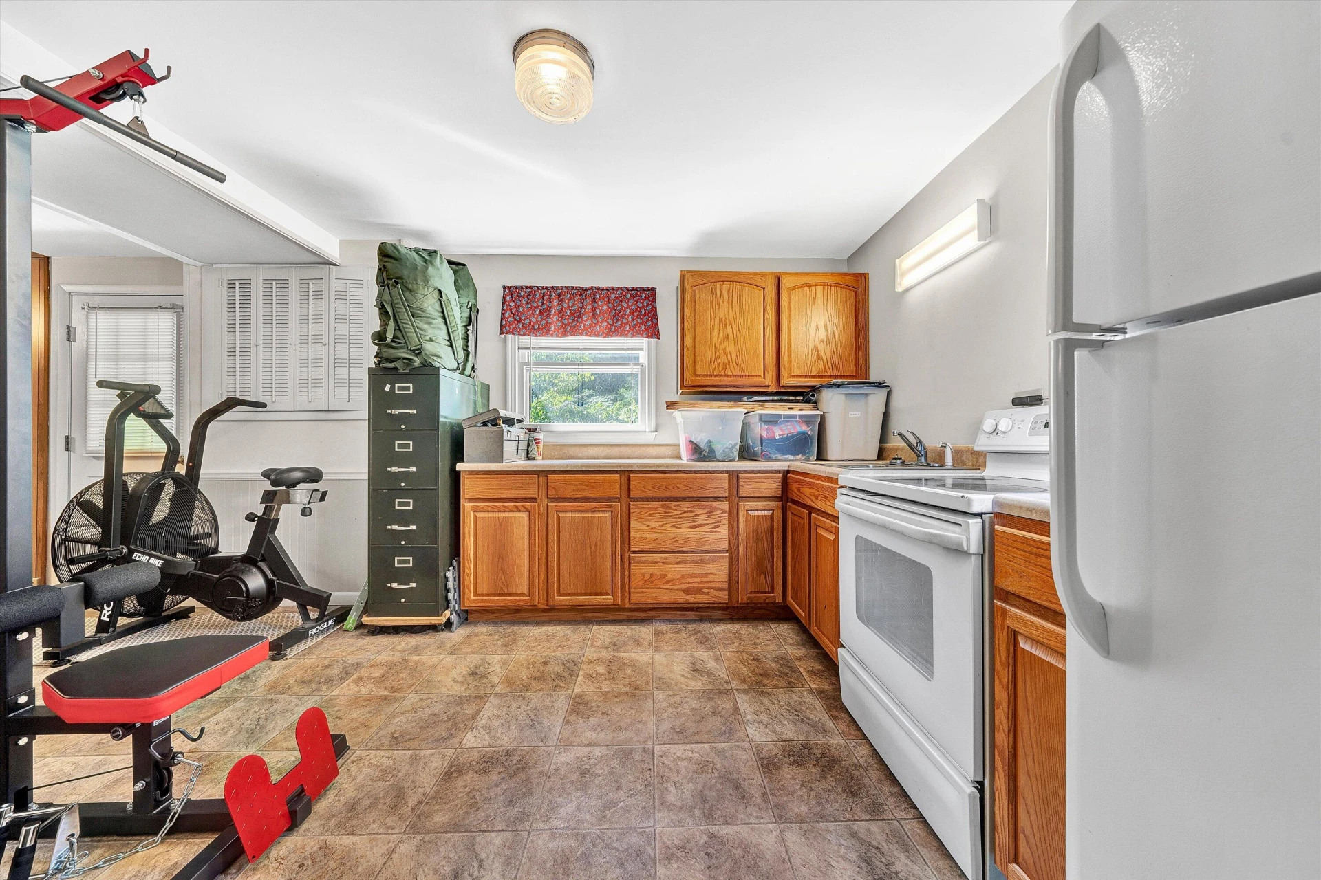 2402 Coachman DR - Photo 38