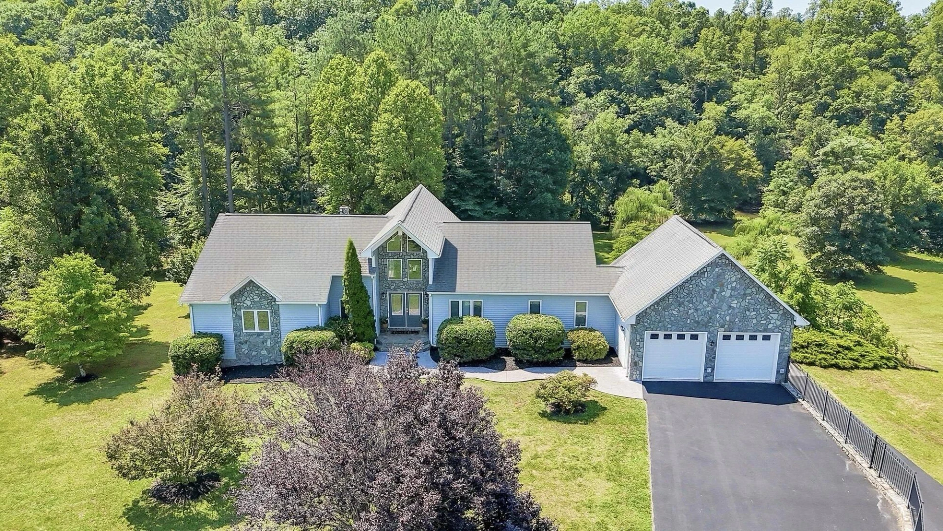 1860 Riverbend DR