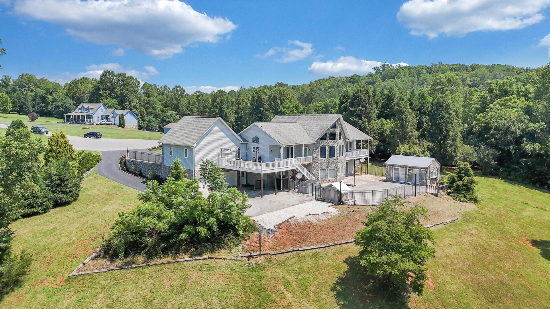 1860 Riverbend DR - Photo 113