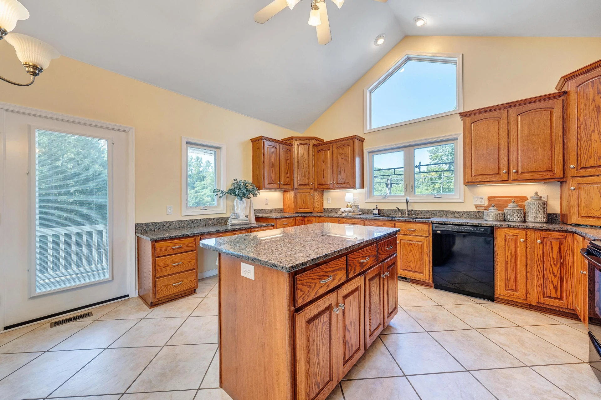 1860 Riverbend DR - Photo 23