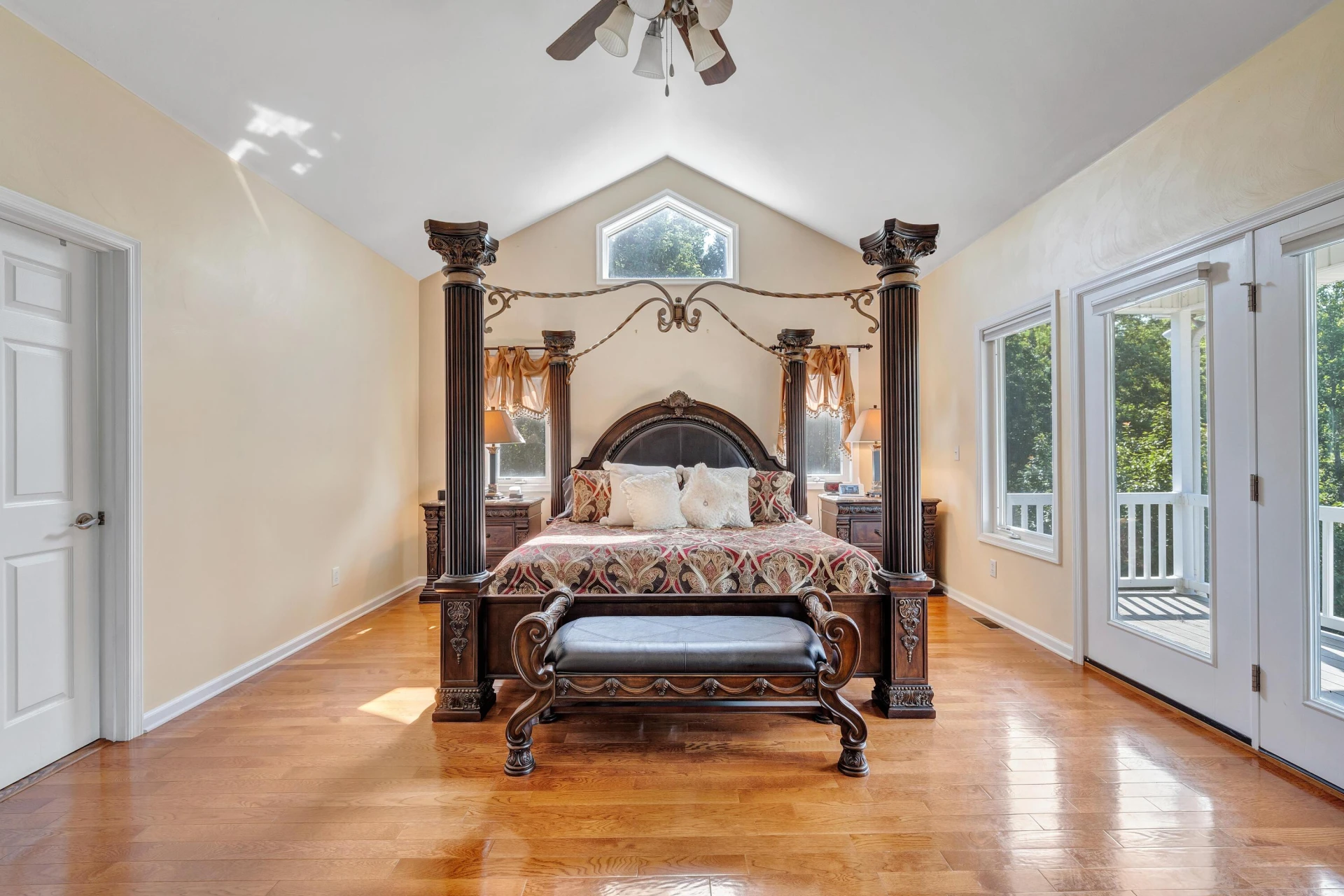 1860 Riverbend DR - Photo 32