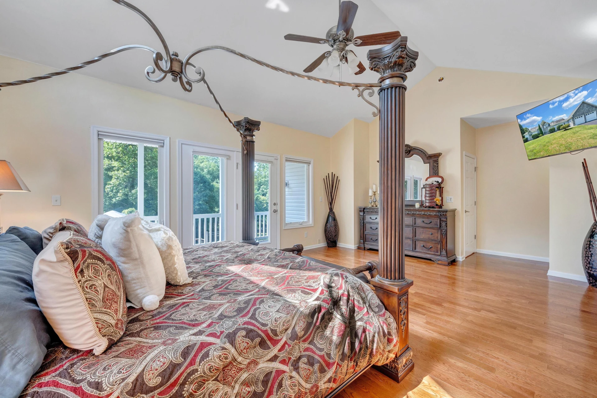 1860 Riverbend DR - Photo 33