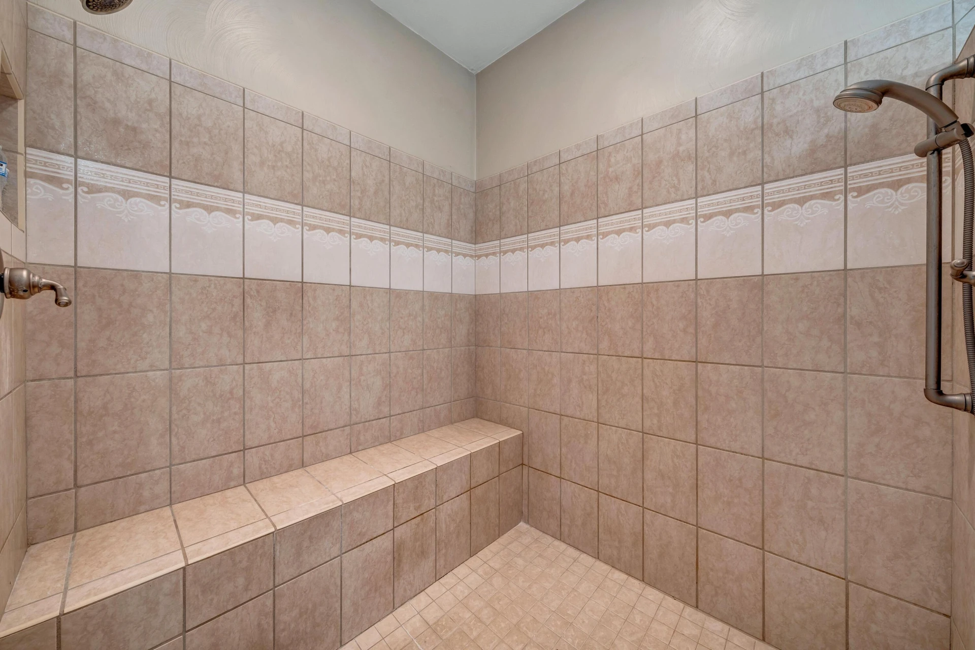 1860 Riverbend DR - Photo 37