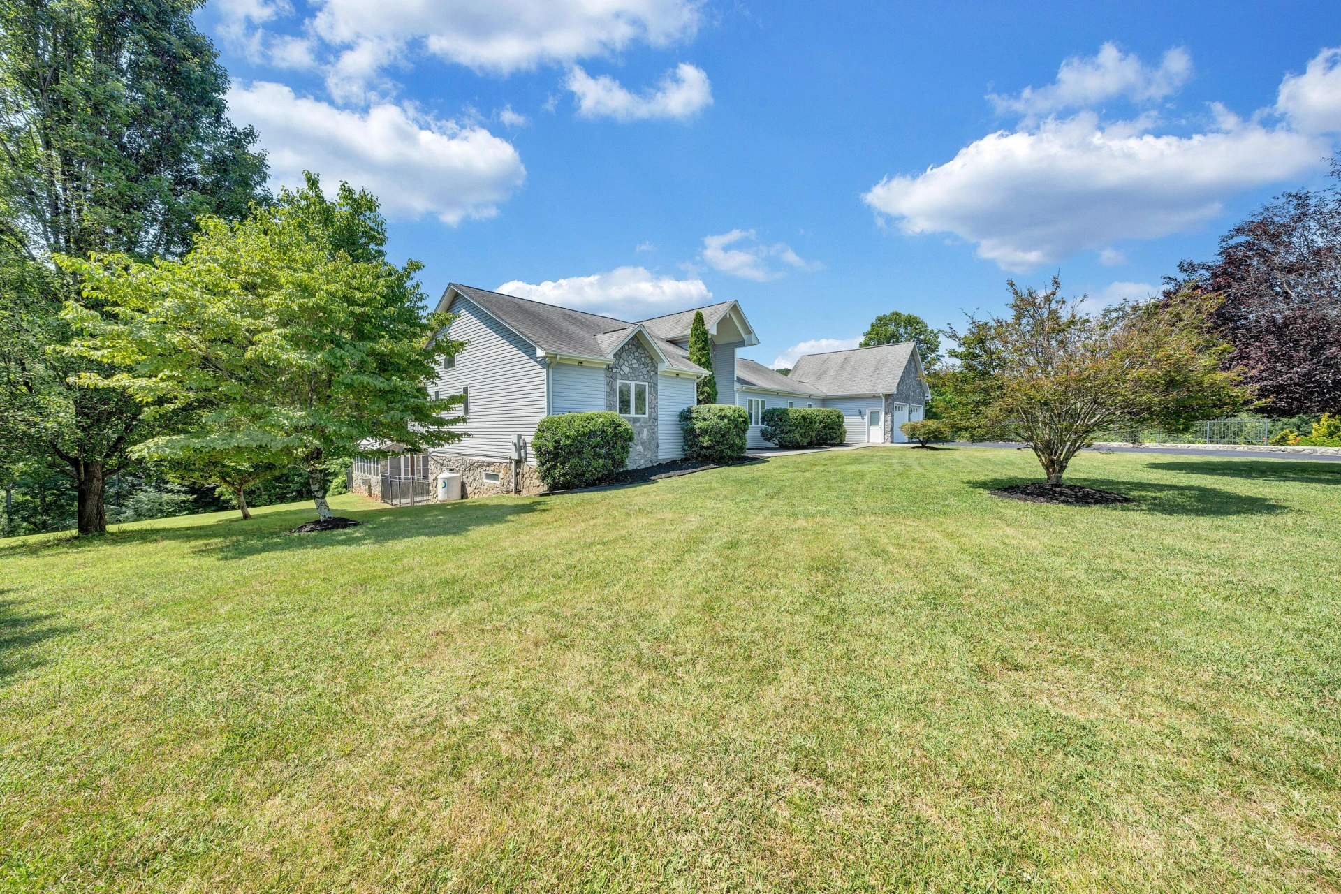 1860 Riverbend DR - Photo 82