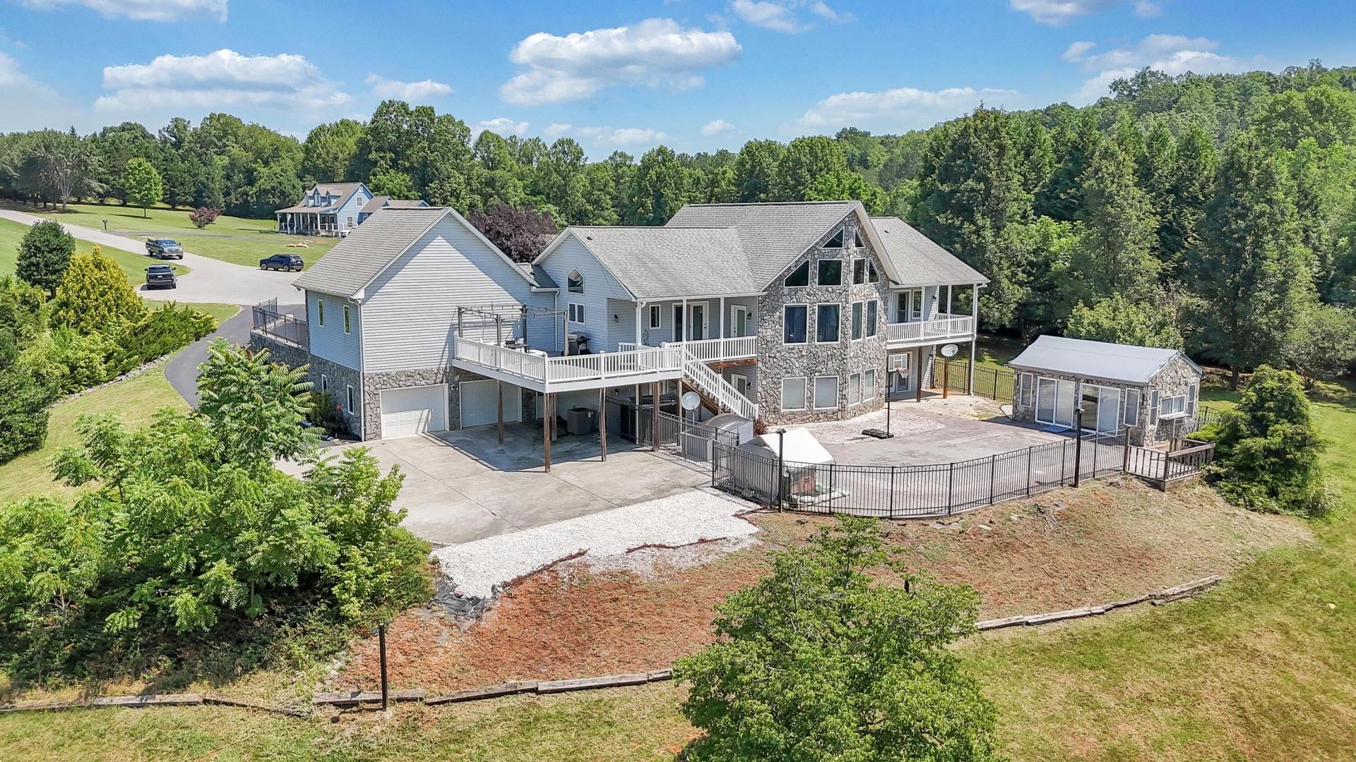 1860 Riverbend DR - Photo 90