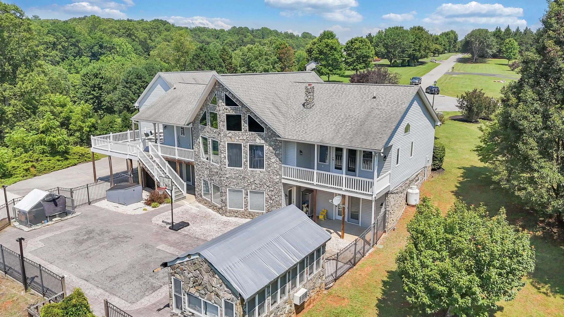 1860 Riverbend DR - Photo 95