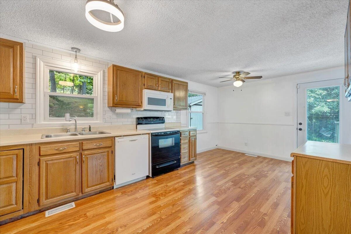 912 Little Catawba Creek RD - Photo 11