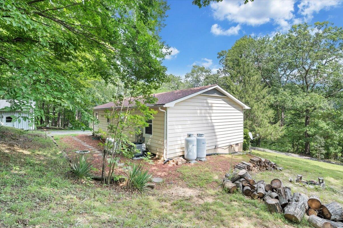 912 Little Catawba Creek RD - Photo 30